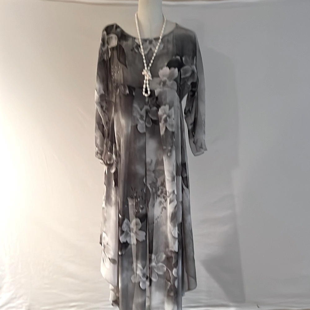 Stunning, Reversible Kaftan Overlay with Floral Print